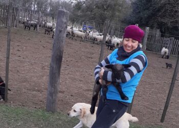 Una pastorcita ante todo: Luciana Martínez, desde su mundo entre ovejas, asegura que “no me veo haciendo otra cosa”