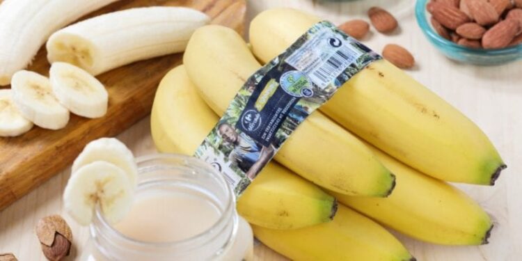 Para armar una línea completa de productos “agroecológicos”, la cadena Carrefour incluso trae una banana certificada de Brasil