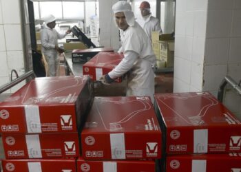 Desde los frigoríficos, Daniel Urcía confirmó que están bajando carne de los barcos que ya tenía permiso previo: “Esto es como pegarse un tiro en el pie”