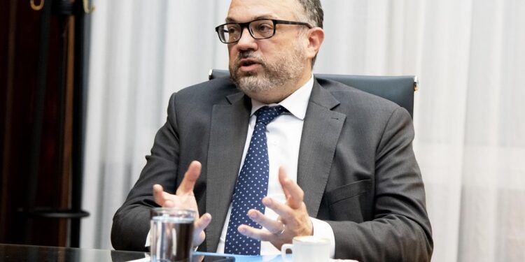 El gobierno reabrirá las exportaciones de penes de toro y otros cortes vacunos: Te lo contarán como “plan ganadero” para que no duela tanto