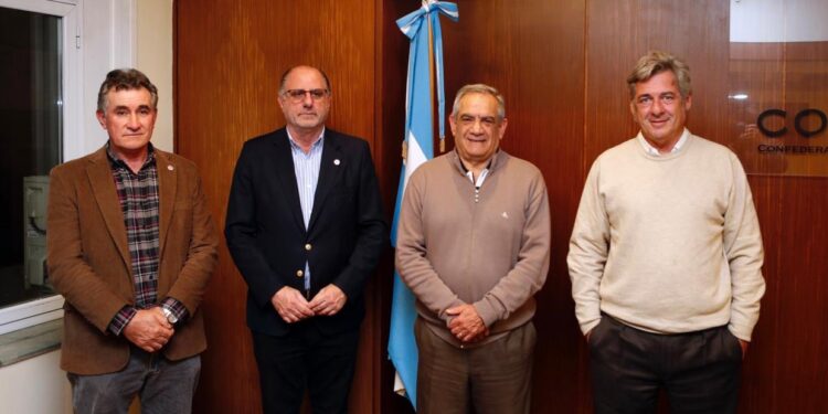 “Los martes no te cases ni te embarques”. Los dirigentes rurales dudan ir a un acto que prepara el gobierno para anunciar ese día el nuevo cepo para la carne