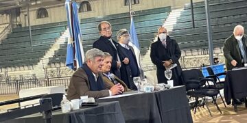 Kulfas recibió a la nueva conducción de la Sociedad Rural: Un pequeño rapto de diálogo en medio del silencio oficial sobre el conflicto de la carne