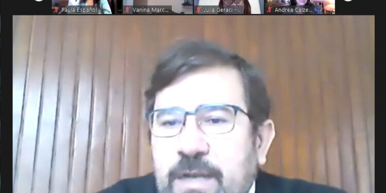 El secretario de Alimentos y Desarrollo Regional asegura que es necesario aplicar mayores retenciones en los sectores más eficientes para corregir “asimetrías”