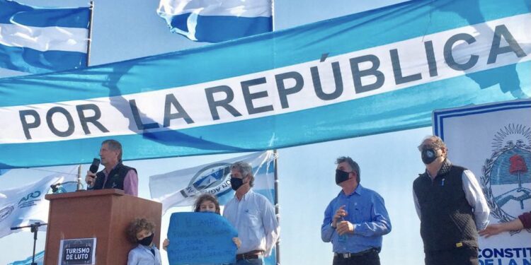 La Comisión de Enlace dijo presente en el #9J: “En el día de la declaración de la independencia lo que tenemos que hacer es declarar la independencia”