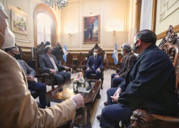 Cepo Cárnico: La primera “parada” de la gira federal de la Comisión de Enlace cosechó el apoyo de Valdés y Capitanich