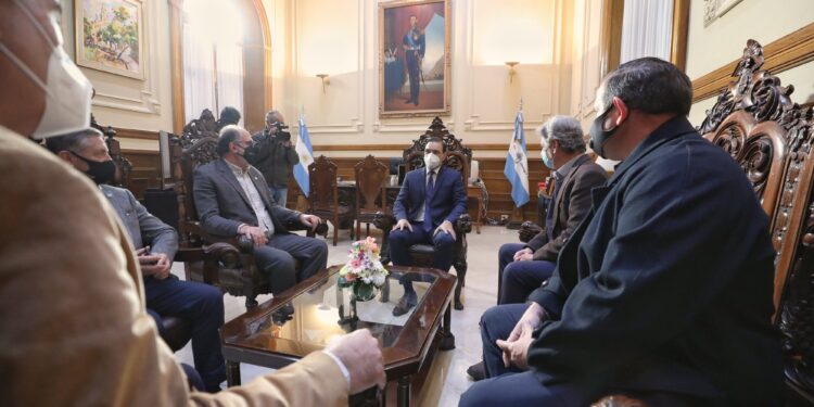 Cepo Cárnico: La primera “parada” de la gira federal de la Comisión de Enlace cosechó el apoyo de Valdés y Capitanich