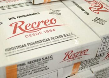 El gobierno argentino empecinado en demoler una industria próspera: Frigoríficos no logran gestionar cupos de exportación porque no funciona el sistema