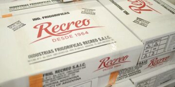 El gobierno argentino empecinado en demoler una industria próspera: Frigoríficos no logran gestionar cupos de exportación porque no funciona el sistema