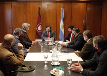 En un nueva “parada” de la gira federal, la Mesa de Enlace recibió el apoyo tácito del gobernador de Salta