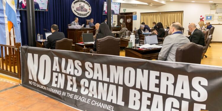 Argentina insólita: Tierra del Fuego prohibió por ley la única actividad productiva viable en la provincia