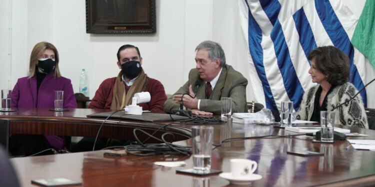 Estado Presente: Uruguay ofrece 10 u$s/ha a los productores que acepten participar de una iniciativa orientada a mejorar la oferta de seguros agrícolas