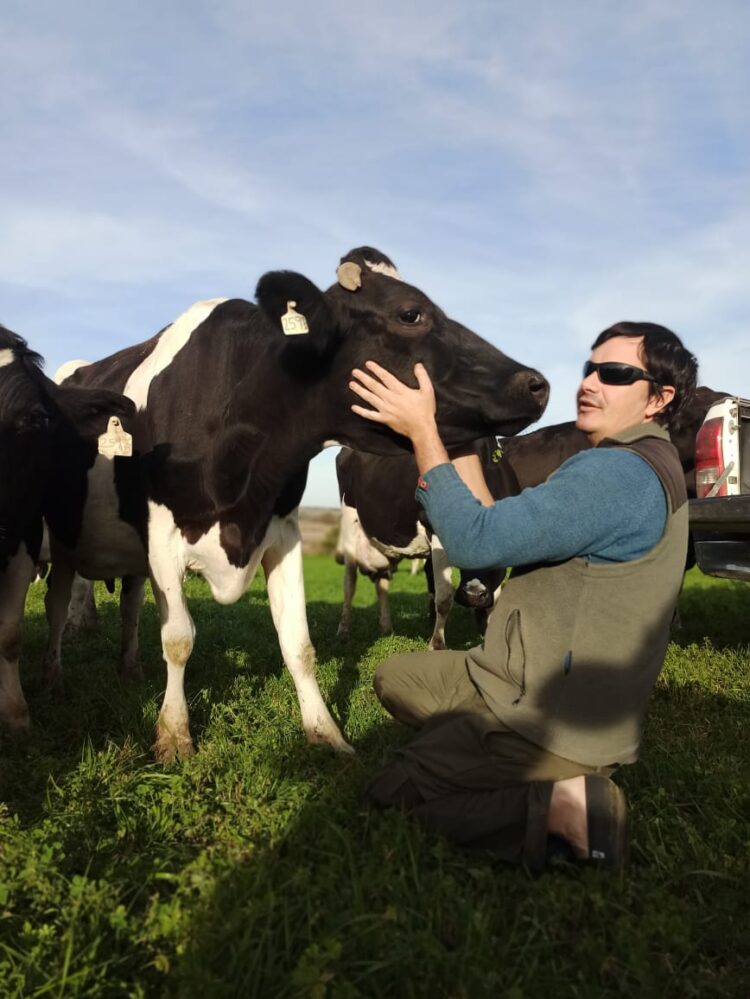 El veterinario influencer: Manuel Martínez adaptó su contenido educativo a las redes para llegar a mejor sus alumnos y ahora sus videos recorren todo el país