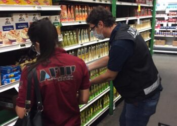 ¿Cuáles son los productos de la canasta básica de alimentos y bebidas en los que pagamos más impuestos?