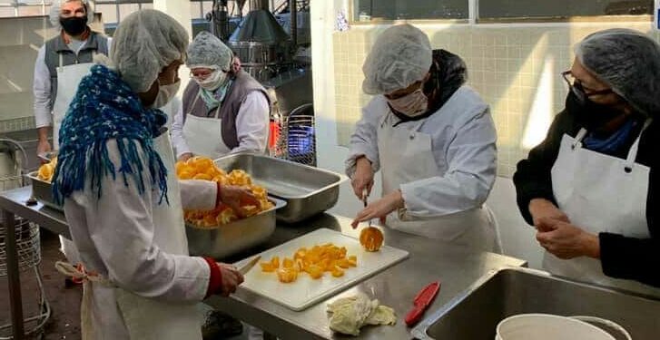 Alma Mercedina: La cooperativa que se asoció con una cooperadora para agregarle valor a las frutas de Mercedes