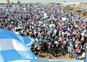 Para bajar el tono de las críticas en el acto de San Nicolás, el gobierno prometió una mayor apertura exportadora para la vaca conserva