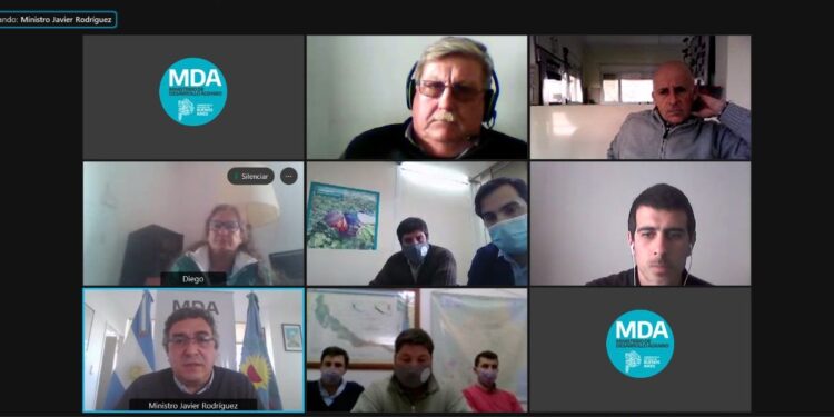 Corfo: Apareció el ministro Javier Rodríguez para intentar calmar los ánimos de los productores y nombrar a un nuevo interlocutor