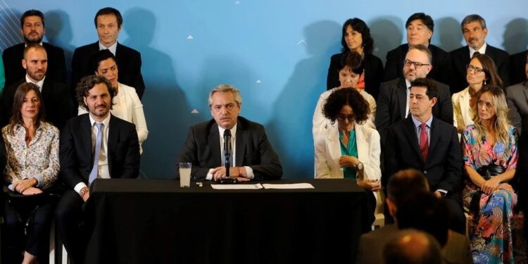 Se declaró la Emergencia Hídrica por las bajante del Paraná: Todo el gobierno tiene tarea para ayudar menos el Ministerio de Agricultura