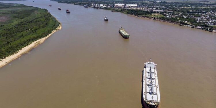 El kirchnerismo se prepara para crear una nueva “retención” al agro con la excusa de generar fondos para “invertir en la Hidrovía y la Marina Mercante”