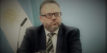 Kulfas repite la carne: Volvió a prometer que es inminente un decreto que flexibilizará el cepo a las exportaciones