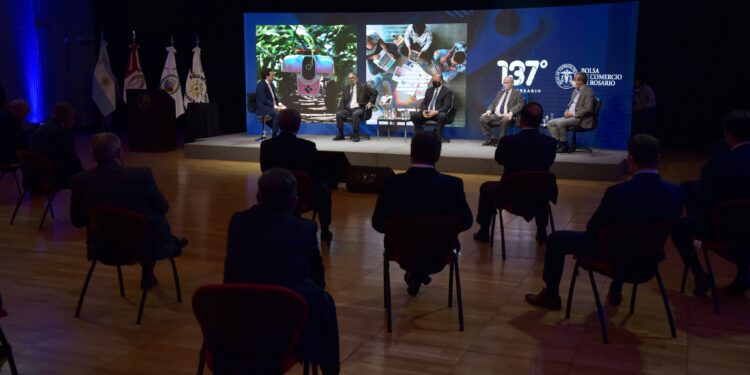 El presidente de la Bolsa de Comercio de Rosario reclamó la eliminación de todo tipo de restricciones a las exportaciones