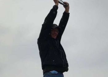 Para comparar ¿Qué nivel de conectividad tienen los establecimientos rurales en EE.UU?