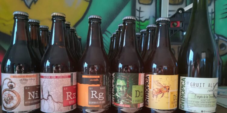 Luego de estudiar química e investigar cultivos, Pablo Cúneo elabora cervezas “no domesticadas” con ingredientes raros como la remolacha