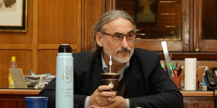 El ministro Basterra salió a bancar la decisión de poner límites a las nuevas plantaciones de yerba mate: ¿Y en los otros cultivos?