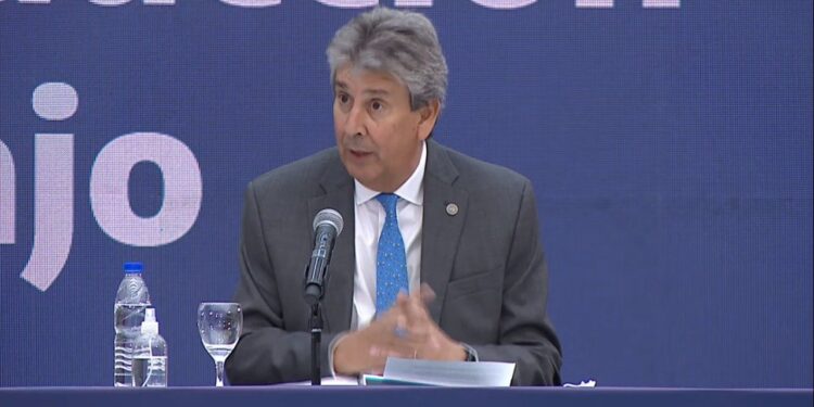 Martins aprovechó un acto oficial para volver a pedir al gobierno que reactive el congelado proyecto del Consejo Agroindustrial Argentino