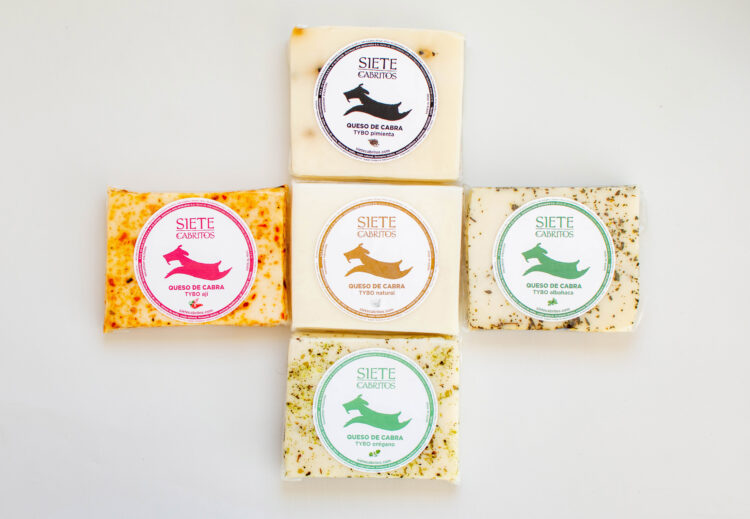 La familia Espain produce quesos de cabra en Treinta de Agosto: Tienen 800 caprinos de la raza Saanen y han inventado hasta un queso azul con esa particular leche