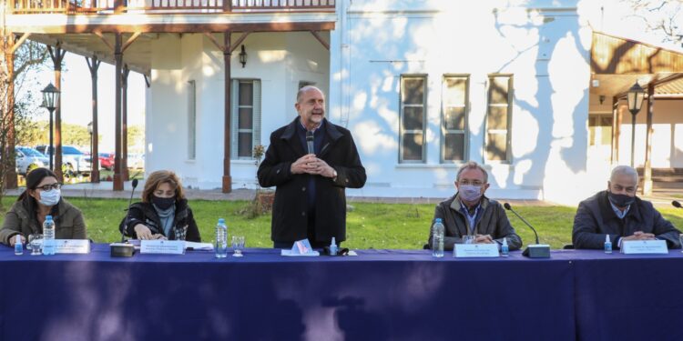 Santa Fe sigue los pasos de Córdoba y se propone digitalizar todo el registro provincial de marcas y señales