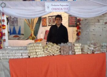 El Tucumán más dulce: Sebastián Capó heredó de su padre el arte de hacer golosinas a partir de la miel de la caña de azúcar