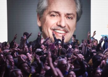 Alberto no lo debe poder creer: Trabajadores y empresarios lo felicitan por haber tomado una medida