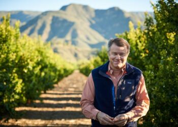 El simpático señor Finch, desde California, pone en marcha el poderoso lobby estadounidense contra la “invasión” de limones argentinos