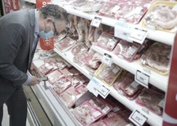 Ahora que se puso de moda pedir perdón, estas son las cinco razones por las que gobierno debería pedir “diskulfas” por el cierre de las exportaciones de carne vacuna
