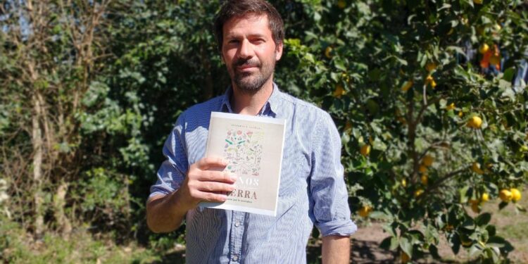 “Quienes me conocen saben que no es fácil desalentarme”, dice Fernando Lapolla, un agrónomo que acaba de publicar un libro sobre huertas
