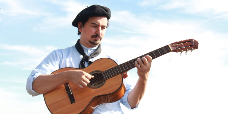 La Peña del Colorado: Francisco Penacino, cantautor y soguero, aprendió de sus mayores y de cada pueblo donde creció en la pampa bonaerense