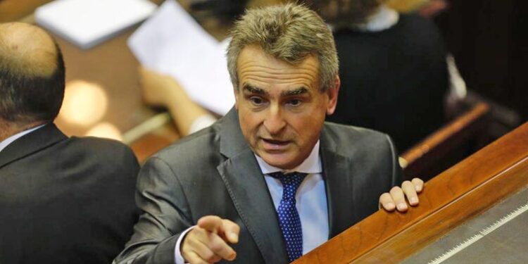 Las “fake news” llegan hasta prometer una reforma agraria: Serían falsas las propuestas de la lista de Agustín Rossi para “colonizar tierras improductivas”