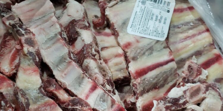 ¿Es asado o no es asado? La Aduana escracha frigoríficos con pruebas endebles, pero para enfrentar sospechas serias de contrabando se hace la boluda