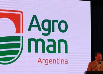 Por Marcos Juárez apareció un “Agro man” con ganas de volar más alto de lo que permiten los Kirchner: Los cordobeses lo bajaron de un hondazo