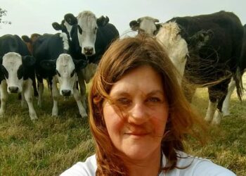 Virginia Fontana comenzó a asesorar a productores lecheros de varias regiones, inclusive gratis y por las redes, porque “no quiero que cierre un tambo más en Argentina”