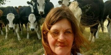 Virginia Fontana comenzó a asesorar a productores lecheros de varias regiones, inclusive gratis y por las redes, porque “no quiero que cierre un tambo más en Argentina”