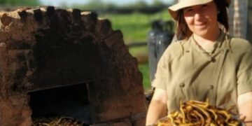 Alina Ruiz y su restaurante en El Impenetrable sobrevivieron al Covid: Ahora ella se puso a elaborar el primer whisky de algarroba