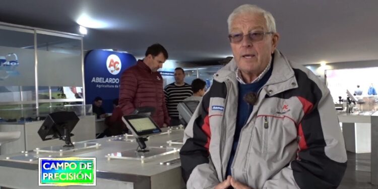 Abelardo Cuffia es una persona de carne y hueso, que comenzó a fabricar equipos pioneros para la agricultura en un garaje de Marcos Juárez