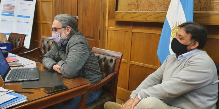 ¿Señal de despedida? Basterra aprobó dos nuevos programas para la agricultura familiar, sobre semillas y comercialización