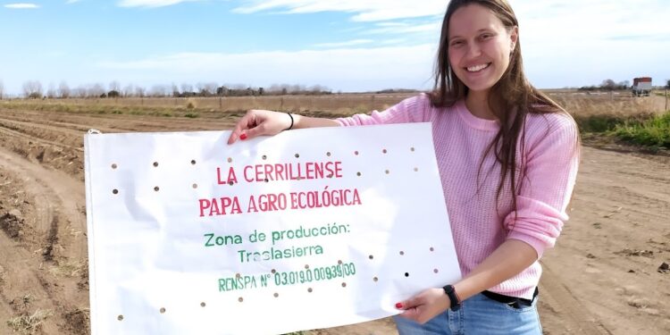 “Hacer papa agroecológica mejora el suelo”, asegura Chiara Cardinali, cuarta generación de productores que la cultivan sobre 6 hectáreas y la venden en el Mercado Central