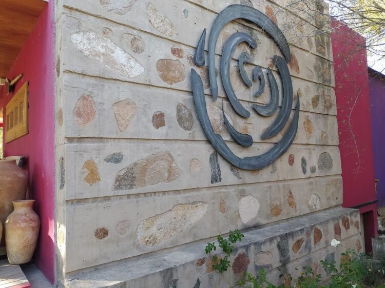 Historias de Traslasierra: Goyo Aráoz de Lamadrid se enamoró del paisaje serrano de San Javier y comenzó a producir allí sus propios vinos