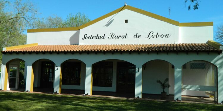 Estudios realizados por la Sociedad Rural de Lobos determinaron que la producción agropecuaria no es generadora de procesos de contaminación de agua ni suelos