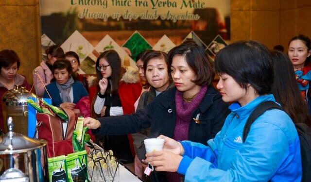De la mano de Taragüí, la yerba mate argentina se vende por primera vez a Vietnam. ¿Y qué?