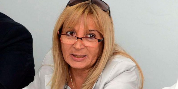 La senadora santafesina que reemplazó a Reutemann pidió que las retenciones vuelvan a ser fijadas por el Congreso