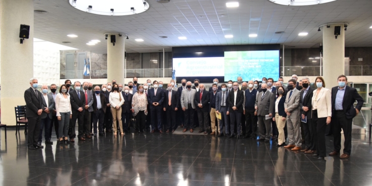 Esperanza: El Consejo Agroindustrial Argentino sigue reuniéndose con Domínguez para mostrarle la agenda estratégica del sector